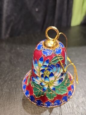 EUC Vtg. 90's Holiday Cloisonne Enamel Flower Bell
